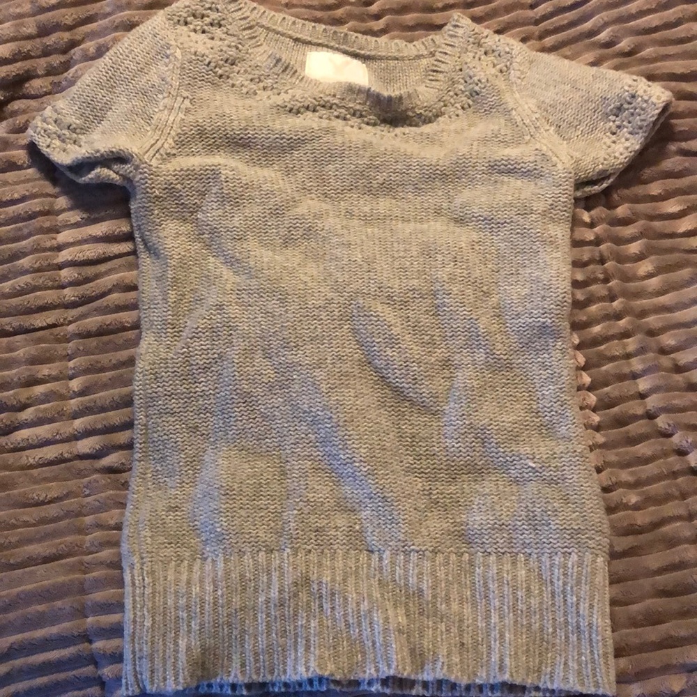Short sleeved sweater
